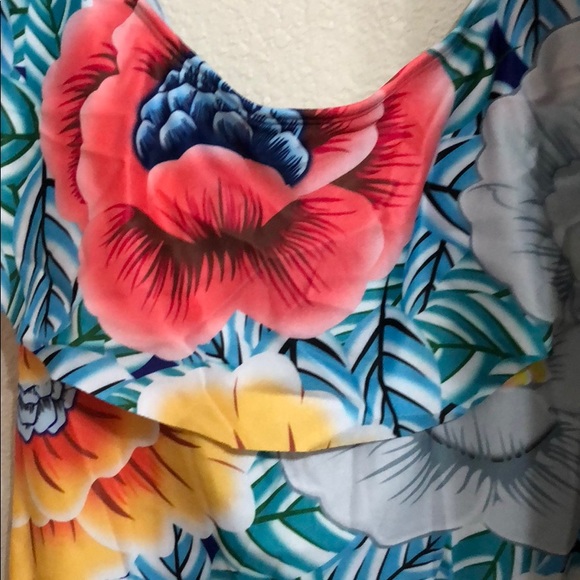 Size large! Swim suit! - Picture 2 of 3